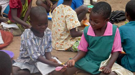 Kenia will mit Schulspeiseprogramm gegen Hunger vorgehen.