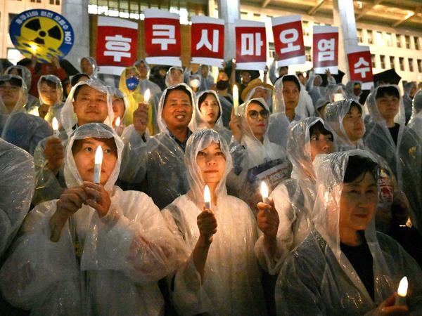 Eine Demonstration in Seoul in Südkorea gegen die Einleitung des radioaktiven Fukushima-Wassers ins Meer.