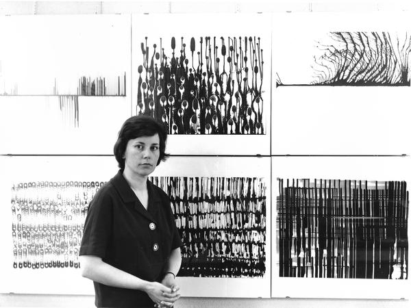 Sofie Dawo in der Galerie Elitzer,Saarbrücken 1964. 