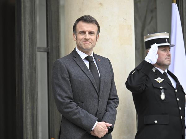 Die französische Regierung wurde zu einem drastischen Sparkurs aufgerufen. 