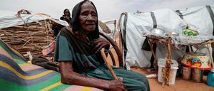 Im Sudan mussten Zehntausende wegen der Gefechte zwischen zwei Generälen fliehen.  