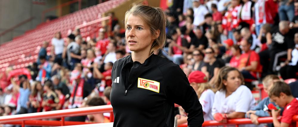 Marie-Louise Eta geht in die Geschichte der Bundesliga ein. Als erste Co-Trainerin.