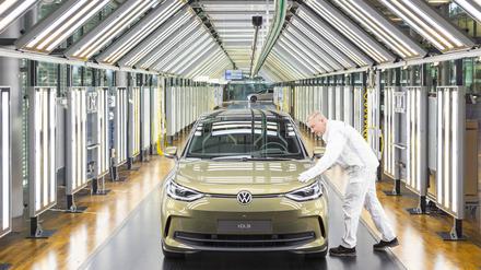Das Basismodell des ID.3 wurde von Volkswagen kürzlich wieder eingeführt. Ob das Fahrzeug aber langfristig konkurrieren kann, bleibt offen. 