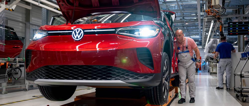 In Zwickau arbeiten zurzeit knapp 11.000 Beschäftigte für VW. Das Werk in Sachsen ist Volkswagens einzige reine Elektroautofabrik.
