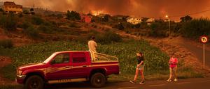Der Waldbrand auf der kanarischen Insel Teneriffa ist nach noch immer außer Kontrolle.