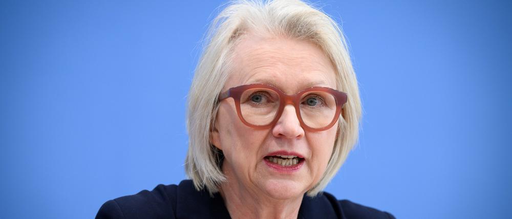 Monika Schnitzer, Vorsitzende des Sachverständigenrats zur Begutachtung der gesamtwirtschaftlichen Entwicklung, kritisiert Renten-Pläne des Bundes.