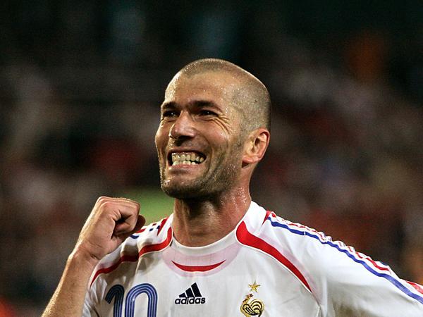 Bei der WM 2006 sah es lange sehr gut für Zinédine Zidane und sein Team aus, hier ein Foto von ihm aus einem Spiel zu Beginn des Turniers.