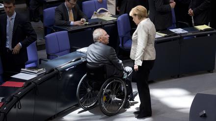 Wolfgang Schäuble und Angela Merkel im Juni 2013 im Bundestag.
