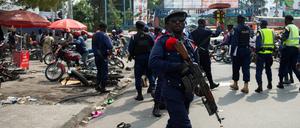Kongolesische Polizisten stehen Wache im Ost-Kongo (Symbolbild).