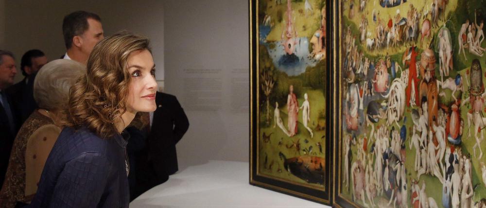 Selbst die spanische Königin Letizia macht in der Hieronymus Bosch Ausstellung in Madrid große Augen.