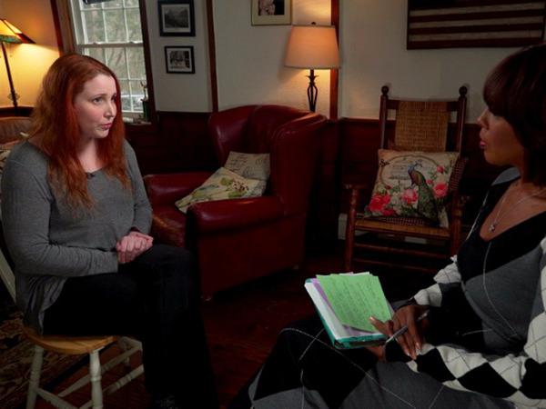 Dylan Farrow (links), Adoptivtochter des US-Regisseurs Woody Allen und der US-Schauspielerin Mia Farrow, während des Interviews für die Fernsehsendung "CBS This Morning". 