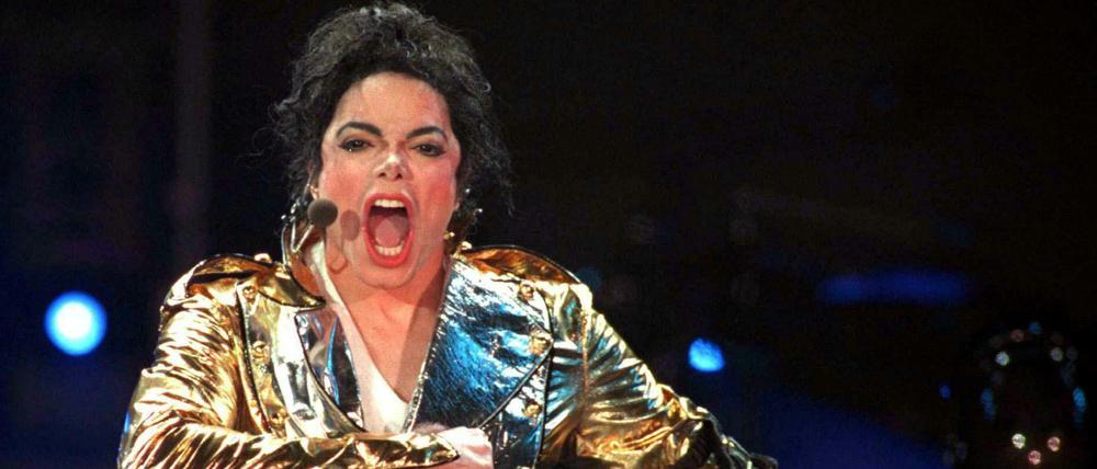 Umstrittener Popstar: Michael Jackson bei einem Konzert im Jahr 1996.