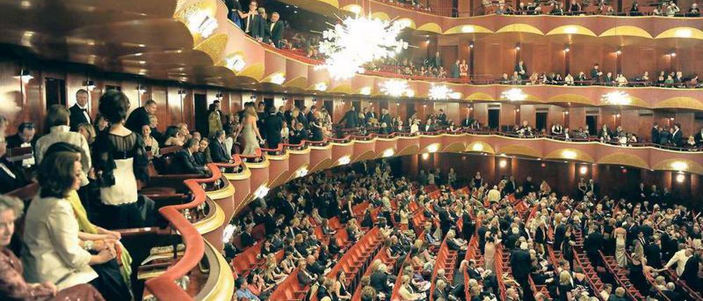 Bühne oder Leinwand? Das Opernpublikum soll jünger werden, auch in der Met. Foto: AFP