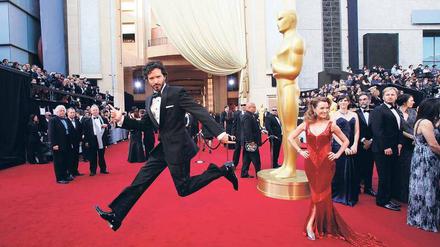 Vorleger. Auf dem roten Teppich überschlagen sich die Nominierten – wie Bret McKenzie, letztes Jahr in Hollywood. Foto: Reuters
