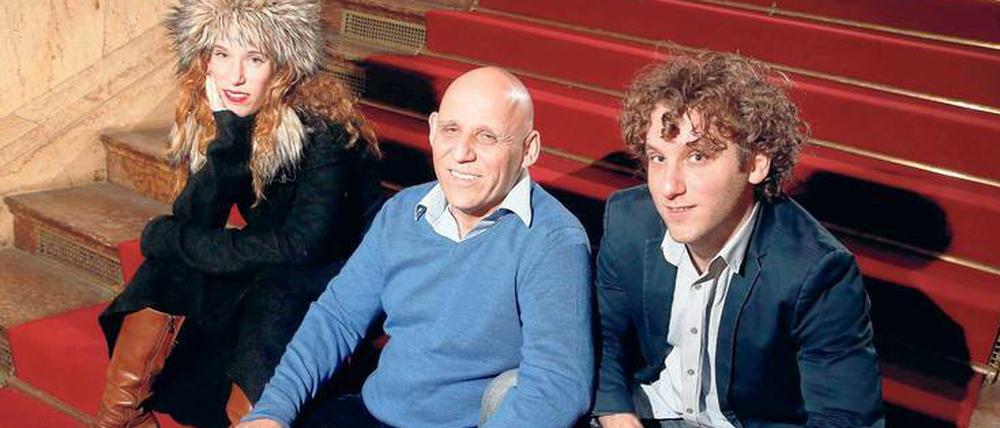 Ilan Ronen mit Tochter Yael und Sohn Michael im Maxim Gorki Theater. 