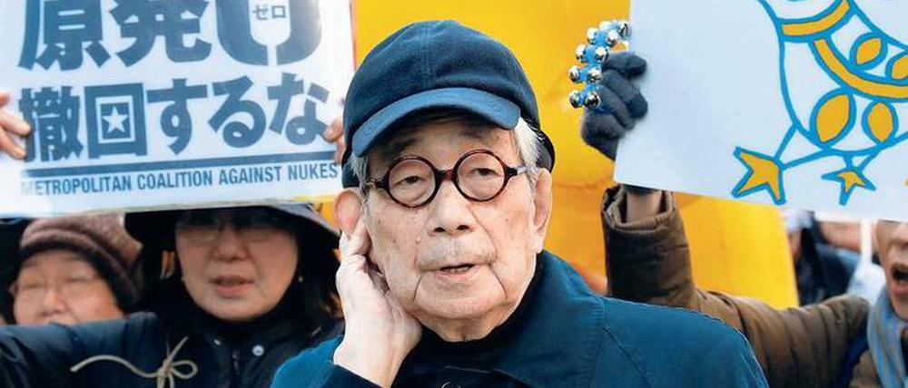 AKW? Nee. Kenzaburo Oe als Demonstrant in Tokio, März 2014. 