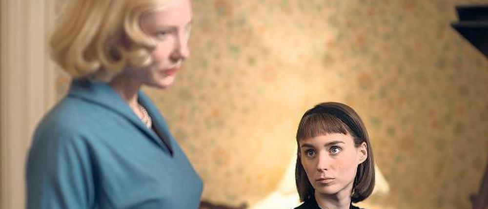 Carol (Cate Blanchett) und ihre junge Geliebte Therese (Rooney Mara). 