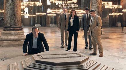 Rätselraten. Tom Hanks als Wissenschaftler Robert Langdon auf der Suche nach der Wahrheit im Markusdom von Venedig.
