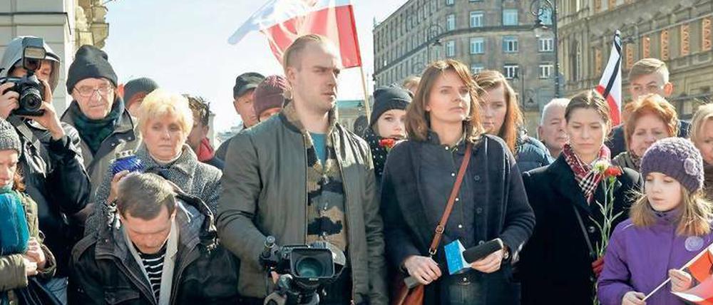 Ihre Mission. Die Journalistin Nina (Beata Fido, Mitte) recherchiert die Umstände des Flugzeugabsturzes von Smolensk. 