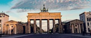 Da steh ich nun, ich armes Tor. Das Brandenburger Tor ist Symbol der Wiedervereinigung, aber auch Sinnbild für wiedererstarkten Patriotismus. 