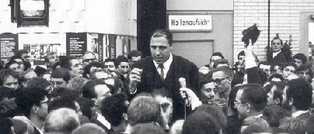 Im Zentrum der Konflikte. Siegfried Unseld 1968 auf der Frankfurter Buchmesse, als Verleger, als Aufsichtsratmitglied der Messe-GmbH, als Vermittler. 
