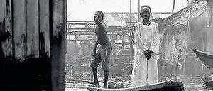 Lethargie und Überlebenswille. Als schreibender Beobachter kehrte Teju Cole 2005 nach einer langjährigen Pause aus den USA erstmals wieder nach Nigeria zurück. Zur Neuausgabe seiner Aufzeichnungen steuerte er Fotografien bei, die im Laufe späterer Reisen entstanden.