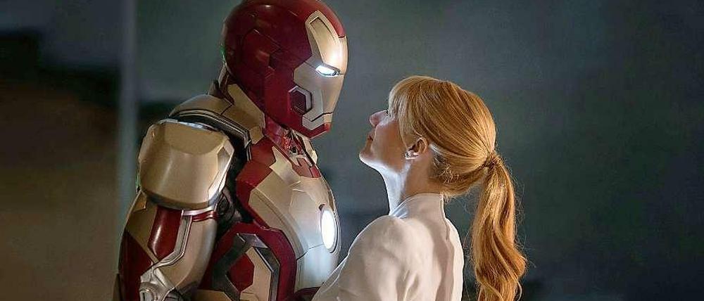 Tony Stark alias Iron Man (Robert Downey Jr.) und seine Geliebte Pepper Potts (Gwyneth Paltrow) in einer Szene des Kinofilms "Iron Man 3". 