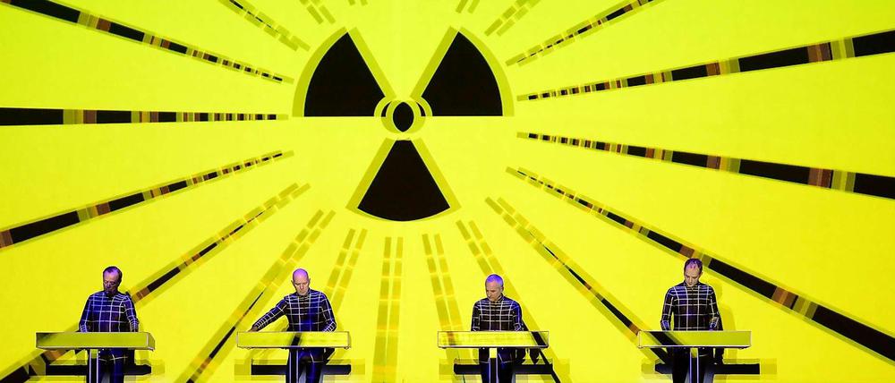 Alles so schön gelb strahlend hier: Kraftwerk spielen in der Neuen Nationalgalerie "Radioaktivität"