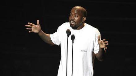 Die Alben des Rappers Kanye West, hier bei den MTV Music Awards 2016, werden bald von Sony Music publiziert.