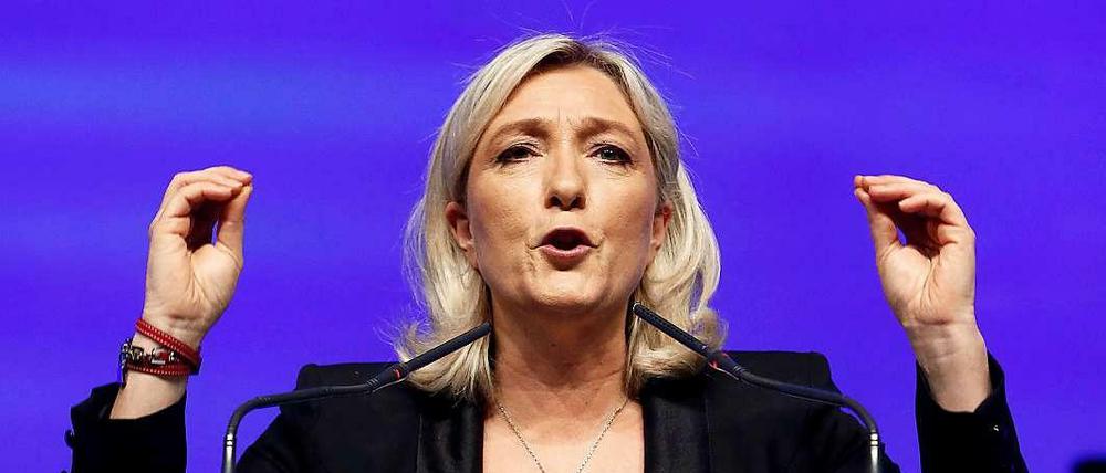 Sie verteidigt jede der rassistischen Äußerungen ihres Vaters: Marine Le Pen. 