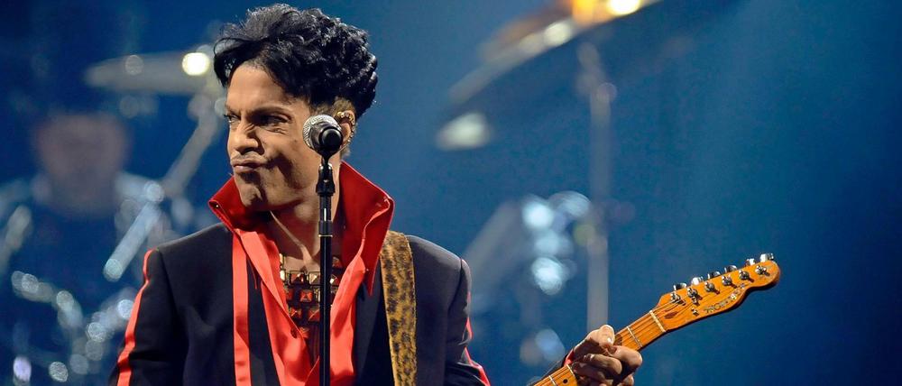 Sänger Prince stirbt mit 57 Jahren.
