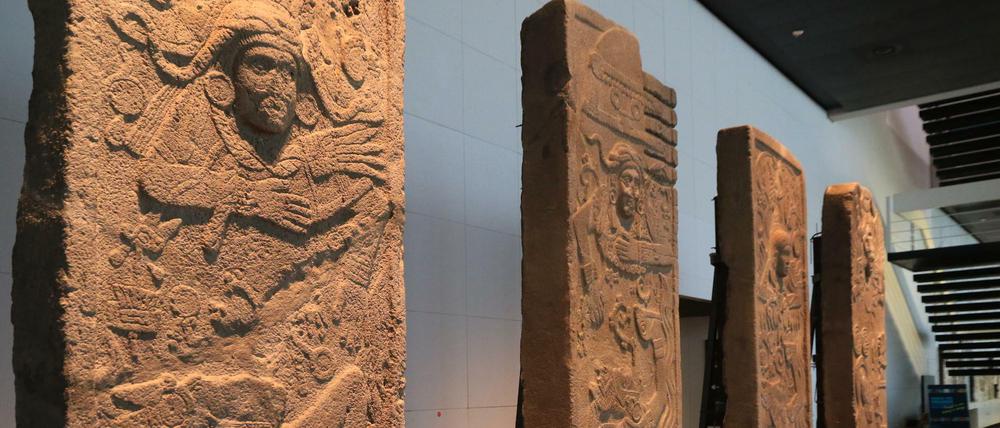 Noch unverpackt. Die Stelen der Cozumalhuapa-Kultur im Ethnologischen Museum in Dahlem.