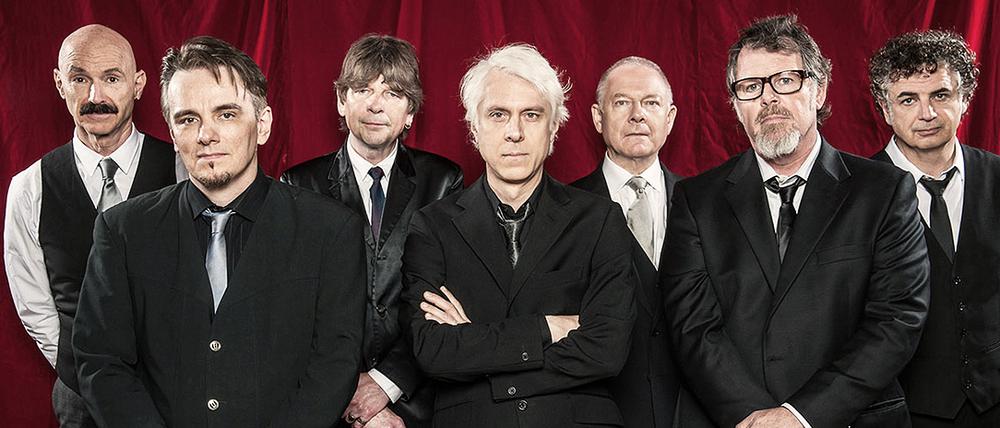 King Crimson mit Robert Fripp (3. von rechts).