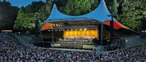 Einer der letzten großen Waldbühnen-Abende der Berliner Philharmoniker, 2019 zum Abschied von Simon Rattle.