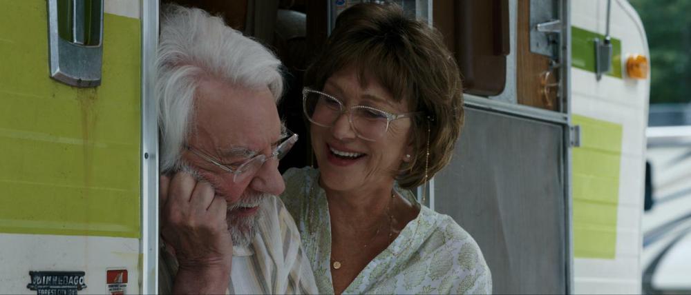 Gut aufgelegt, trotz Alzheimer und Krebs. Ella (Helen Mirren) und John (Donald Sutherland).