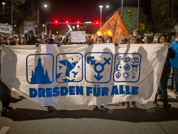 Protest gegen "Pegida" am Montagabend in Dresden