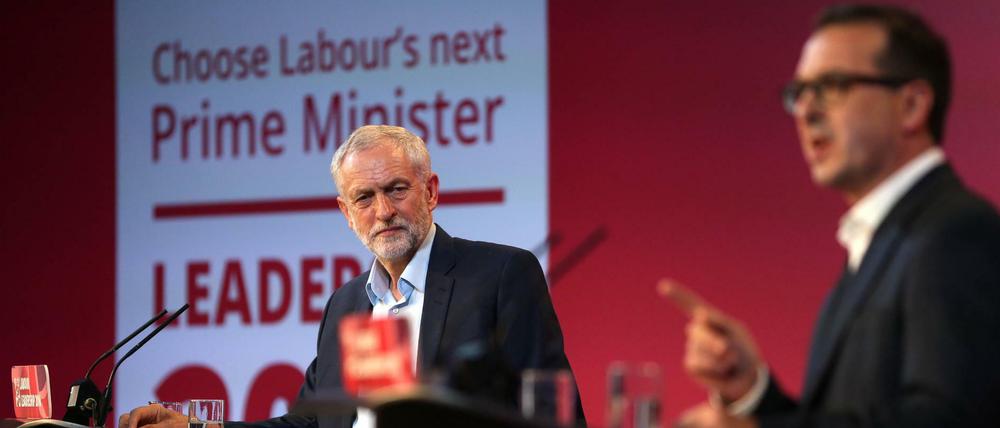 Jeremy Corbyn (links) und sein Herausforderer Owen Smith. 