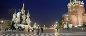 Der Rote Platz mit der Basilius-Kathedrale und dem Kreml in der russischen Hauptstadt. Moskau, Berlin und Brüssel müssen sich politisch wieder annähern, fordert Peter W. Schulze.