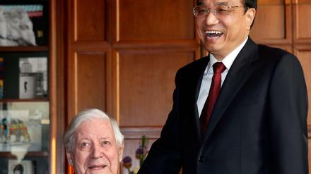 Gegenseitiger Respekt: Helmut Schmidt und China, hier mit Regierungschef Li Keqiang 2013.
