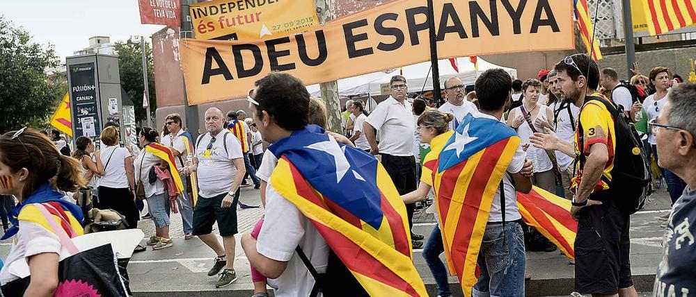 "Tschüß, Spanien!" In Katalonien hat eine Mehrheit der Bürger den Wunsch, mit der starken Wirtschafts- und beliebten Ferienregion unabhängig vom spanischen Staat zu werden.