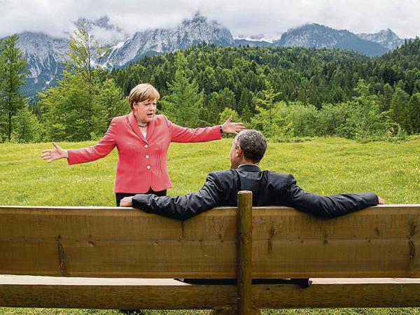 Der G-7-Gipfel in Elmau bot Angela Merkel die Kulisse für ein historisches Foto mit dem US-Präsidenten Barack Obama. 