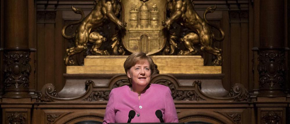 Kanzlerin Angela Merkel (CDU) sprach auf dem 68. Übersee-Tag im Rathaus in Hamburg.