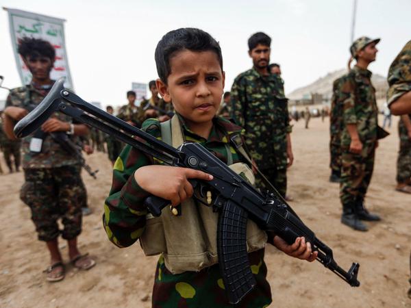 Die Huthi-Miliz rekrutiert immer wieder Kinder als Kämpfer.