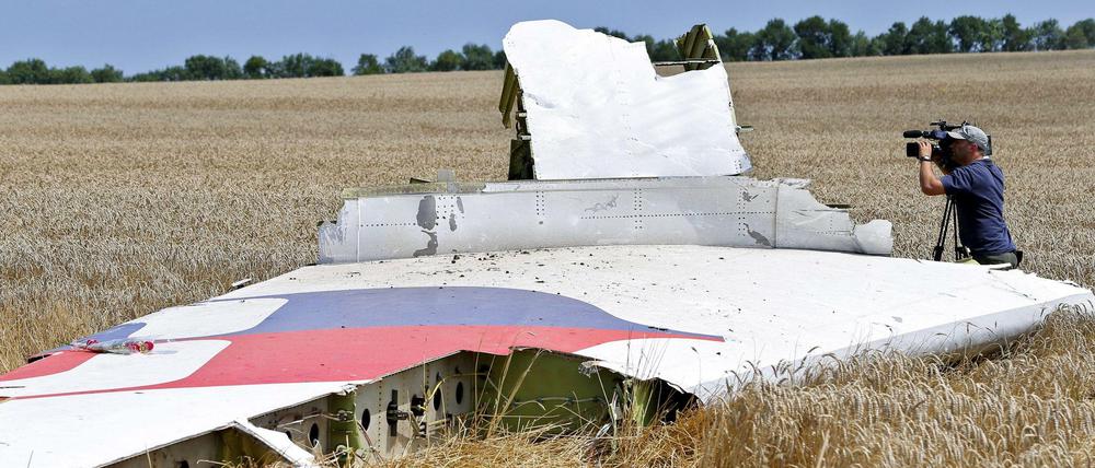 Reste des Flugzeugs, in dem 298 Menschen den Tod fanden. Der BND gibt nun den Separatisten die Schuld am Abschuss über der Ostukraine.