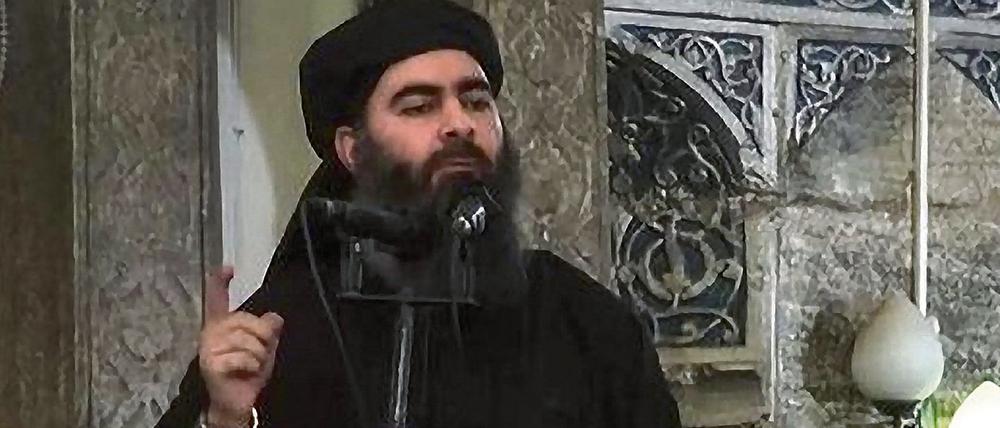 Abu Bakr al Baghdadi - hier in einem früheren Video - fordert auch zu Angriffen auf die Türkei auf.