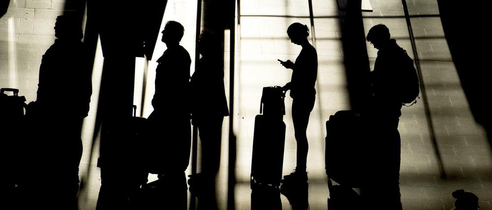 Fluggesellschaften müssen künftig bei Flügen über die Außengrenzen der Union hinaus die Daten der Reisenden an die zuständigen nationalen Behörden geben.