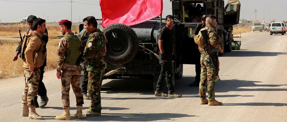 Soldaten einer irakischen Spezialeinheit bei ihrem Vormarsch auf die IS-Hochburg.