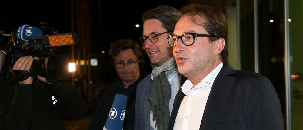 Zufriedene Blicke: CSU-Landesgruppenchef Alexander Dobrindt (rechts) und Generalsekretär Andreas Scheuer nach der Einigung.