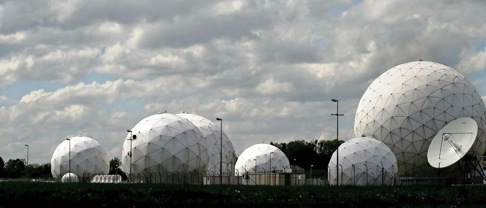 Radarkuppeln in Bad Aibling auf dem Gelände der Abhörstation des Bundesnachrichtendienstes (BND). 