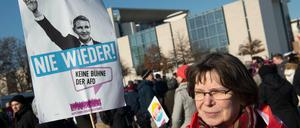 Ist Höcke ein zweiter Hitler? Demonstration in Berlin gegen die Ereignisse in Thüringen. 